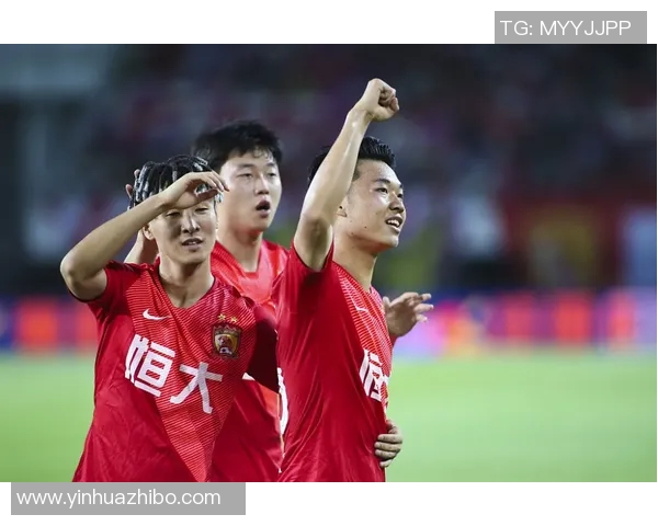 成都足球队技术争议引发热议球迷与专家各执己见探讨战术与裁判判罚