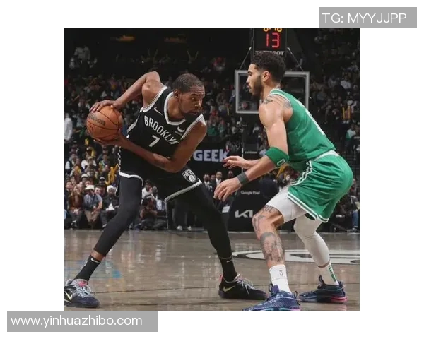 杜兰特在篮网对雄鹿的精彩表现分析与赛后点评