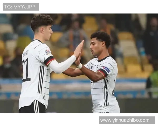 前进之鹰与格拉夏普的精彩对决揭示了足球战术的博弈与团队精神的较量 前进之鹰与格拉夏普的精彩对决揭示了足球战术的博弈与团队精神的较量