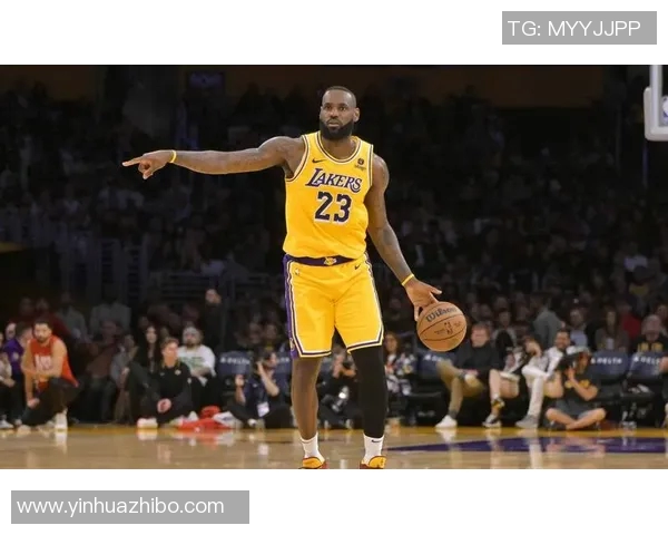 詹姆斯：从篮球传奇到全球文化偶像的成长之路与影响力解析