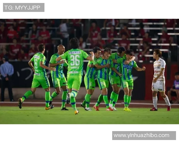 神户胜利船与名古屋鲸鱼的激烈对决展现足球魅力与团队精神